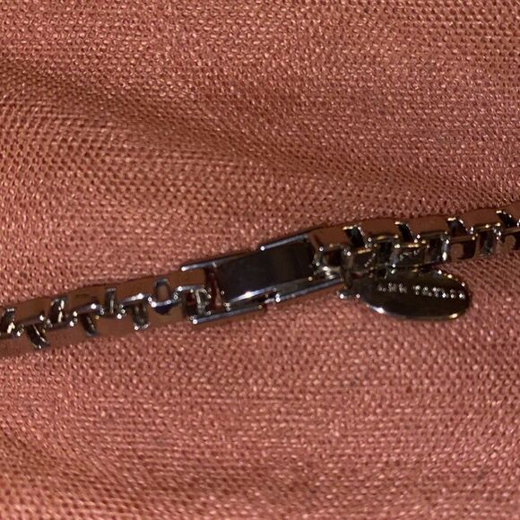 Ann Taylor Chain Link Necklace with Crystals! - Picture 10 of 13